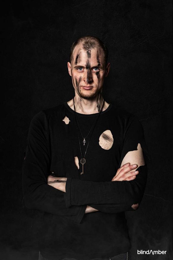 Manu - Gitarrist der Metal Band Entoria